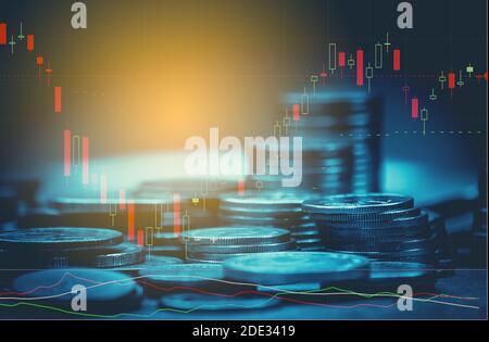 Doppia esposizione di moneta, mercato azionario o forex trading grafico e candlestick adatto per il concetto di investimento finanziario. Foto Stock