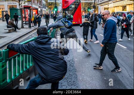 Londra, Regno Unito. 28 Nov 2020. Credit: Guy Bell/Alamy Live News Foto Stock