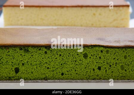 Pan di Spagna con matcha e miele, dolci giapponesi, torta di castella al  miele, (pan di Spagna giapponese Foto stock - Alamy