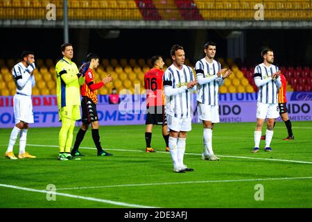 Benevento, Italia. benevento, Italia, Stadio Ciro Vigorito, 28 Nov 2020, commemorazione di Maradona durante Benevento Calcio vs Juventus FC - Calcio italiano Serie A match - Credit: LM/Renato Olimpio Credit: Renato Olimpio/LPS/ZUMA Wire/Alamy Live News 2020 Foto Stock