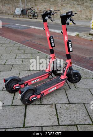 E-scooters in noleggio prova a Bristol e Bath da voi Azienda svedese di micromotilita' Foto Stock