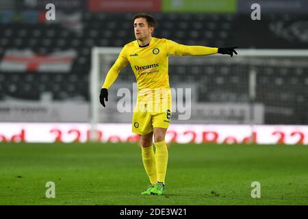 DERBY, INGHILTERRA. 28 NOVEMBRE Alex Pattison di Wycombe Wanderers gesti durante lo Sky Bet Championship match tra Derby County e Wycombe Wanderers al Pride Park, Derby sabato 28 novembre 2020. (Credit: Jon Hobley | MI News) Credit: MI News & Sport /Alamy Live News Foto Stock