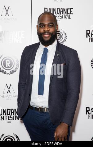 Gli ospiti partecipano alla proiezione di gala UK Premiere di ‘STardust’ al May Fair Hotel di Londra con: Abraham Adeyemi dove: Londra, Regno Unito quando: 28 Ott 2020 credito: Phil Lewis/WENN Foto Stock