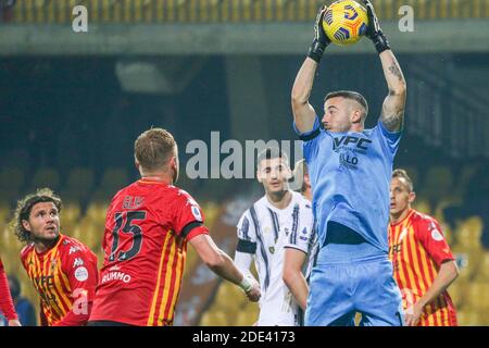 Benevento, Campania, Italia. 28 Nov 2020. In occasione della Serie a Football Match FC Benevento vs FC Juventus il 28 novembre 2020 allo stadio Vigorito di Benevento.in picture: .LORENZO MONTIPO' Credit: Fabio Sasso/ZUMA Wire/Alamy Live News Foto Stock