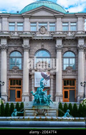 La biblioteca LuEsther T. Mertz. Giardino botanico di New York. Fondata nel 1899, la biblioteca Mertz si è evoluta diventando una delle più grandi, più comprensibili Foto Stock