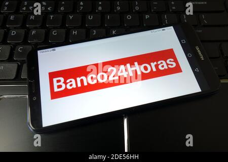 KONSKIE, POLONIA - 11 gennaio 2020: Logo Banco24Horas visualizzato sul telefono cellulare Foto Stock