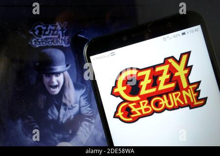 KONSKIE, POLONIA - 11 gennaio 2020: Logo Ozzy Osbourne visualizzato sul telefono cellulare Foto Stock