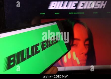 KONSKIE, POLONIA - 11 gennaio 2020: Logo Billie Eilish visualizzato sul telefono cellulare Foto Stock