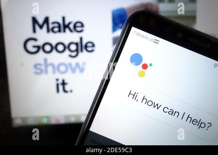 KONSKIE, POLONIA - 11 gennaio 2020: Logo Google Assistant visualizzato sul telefono cellulare Foto Stock