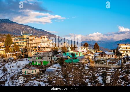 Foto di Tramonto nella città di Tawang, Arunachal Pradesh, India. Foto Stock