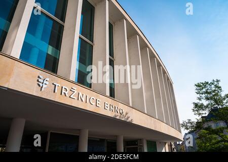 Brno, Repubblica Ceca - Settembre 13 2020: Trznice Brno o Brno Market o Shopping Mall esterno in Moravia. Foto Stock