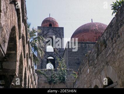 Reportage Sicilia, Italia, 1992. Palermo (scansionato dalla diapositiva Agfachrome) Foto Stock