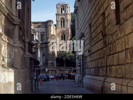 Reportage Sicilia, Italia, 1992. Palermo (scansionato dalla diapositiva Agfachrome) Foto Stock