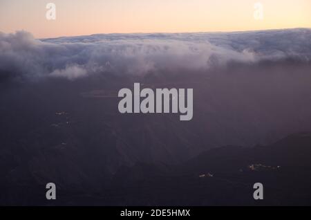 Mare di nuvole sopra la Mesa de Acusa all'alba. Il Parco Rurale di Nublo. Gran Canaria. Isole Canarie. Spagna. Foto Stock