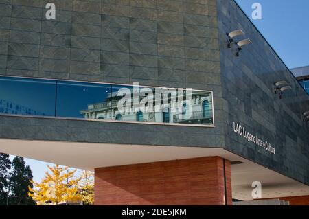 Lugano, Ticino, Svizzera - 11 novembre 2020 : veduta del centro culturale LAC (Lugano Arte e Cultura) che si trova a Lugano, Svizzera. Il buildi Foto Stock