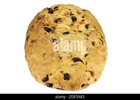 Stollen di Natale sassone tradizionale appena sfornato ancora senza zucchero in polvere finitura isolata su sfondo bianco Foto Stock