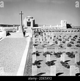 Didascalia originale: Cimitero in Palestina (probabilmente a Gerusalemme) - posizione: Gerusalemme ca. 1917-1946 Foto Stock