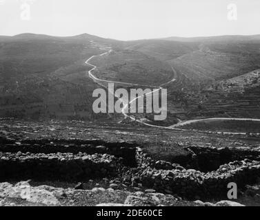 Titolo originale: La resa di Gerusalemme al Regno Unito 9 dicembre 1917. Deir Yasin trincee e approccio a Gerusalemme - posizione: Israele--Dayr YÄsÄ«n ca. 1917 Foto Stock