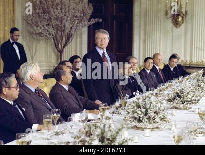 Jimmy carter ospita una cena di lavoro per il primo ministro giapponese Takeo Fukuda. CA. 22 marzo 1977 Foto Stock