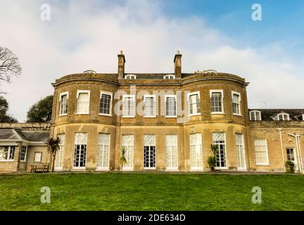 Esterno façade di Upton Country House vicino Poole in Dorset. Un popolare parco di campagna, una casa storica e un luogo per matrimoni. Foto Stock