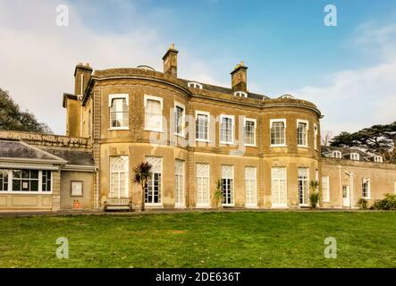 Esterno façade di Upton Country House vicino Poole in Dorset. Un popolare parco di campagna, una casa storica e un luogo per matrimoni. Foto Stock