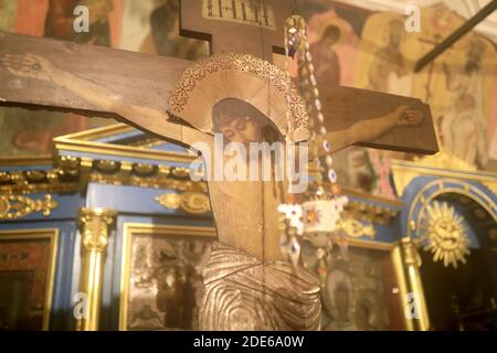 Vista del crocifisso nella chiesa ortodossa russa Foto Stock