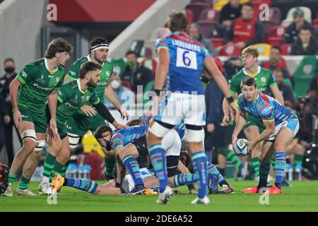 LONDRA, INGHILTERRA. 29 NOVEMBRE la metà di mischia di Leicester Tigers Richard Wrigglesworth cerca il pass durante la partita della Gallagher Premiership tra London Irish e Leicester Tigers al Brentford Community Stadium di Brentford, Londra, domenica 29 novembre 2020. (Credit: Jon Bromley | MI News) Credit: MI News & Sport /Alamy Live News Foto Stock