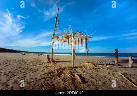 Campomarino, Molise, Italia: Capanna sulla spiaggia Foto Stock