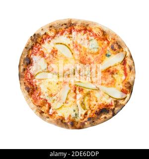 Deliziosa pizza italiana con formaggio e pera isolato su sfondo bianco. Vista dall'alto Foto Stock