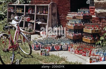 Storico 1970 Foto: Negozio di alimentari a la Fayette il ca. Luglio 1973 Foto Stock