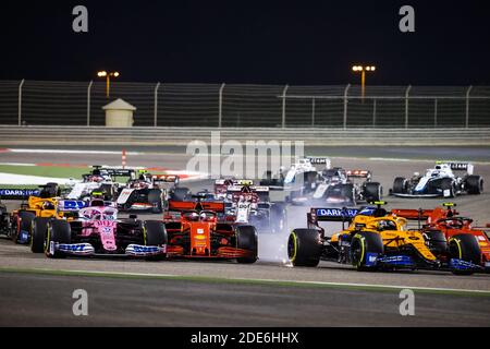 Sakhir, Bahrein. 29 Nov 2020. Inizio della gara, 05 VETTEL Sebastian (ger), Scuderia Ferrari SF1000, azione durante il Gran Premio del Golfo Air Bahrain 2020 di Formula 1, dal 27 al 29 novembre 2020 sul circuito Internazionale del Bahrain, a Sakhir, Bahrain - Foto DPPI / LM Credit: Gruppo editoriale LiveMedia/Alamy Live News Foto Stock