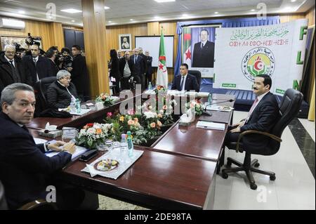 FLN Presidential Alliance, Mouad Bouchareb, Segretario Generale del Rally democratico Nazionale (RND), Ahmed Ouyahia, Presidente del movimento popolare Algerino (MPA), Amara Benyoes, E il presidente del Tadjamoue Amel El Djazair (TAJ), Amar Ghoul, si è riunito alla sede del partito del fronte nazionale di liberazione (FLN) ad Algeri, Algeria, il 02 febbraio 2019 ha annunciato che il presidente della Repubblica, Abdelaziz Bouteflika, sarà il loro candidato alle elezioni presidenziali del 18 aprile. Foto di Ammi Louiza/ABACAPRESS.COM Foto Stock