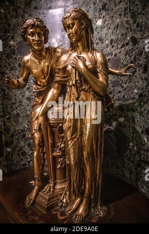La statua di Romeo e Giulietta all'ingresso del Palmer House hotel a Chicago Foto Stock