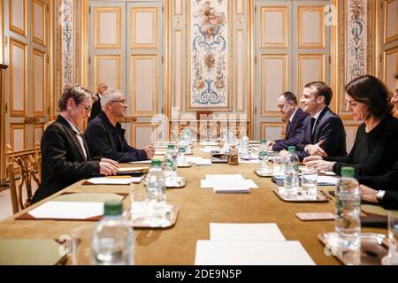 Il presidente francese Emmanuel Macron (R), il ministro francese dell'Agricoltura Didier Guillaume e il presidente del coordinamento rurale Bernard Lannes (2L) intervengo durante una riunione di coordinamento rurale tenutasi il 11 febbraio 2019 al Palazzo Elysee a Parigi. Foto di Hamilton/pool/ABACAPRESS.COM Foto Stock