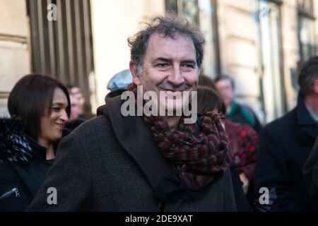 Francois Morel partecipa alla presentazione di un affresco da parete di una delle opere d'arte di Jean-Jacques Sempe all'incrocio di Boulevard des Filles du Calvaire e Rue Froissard, 3° distretto di Parigi, Francia, Febuary 16, 2019. Foto di Denis PrezatAvenir Pictures/ABACAPRESS.COM Foto Stock