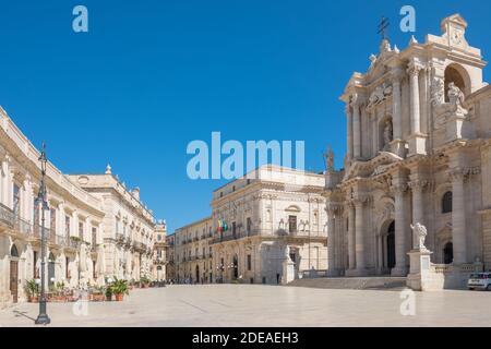 Piazza Duomo e del Duomo di Siracusa in Sicilia Foto Stock