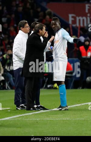 Rudi Garcia e Mario Balotelli durante la Ligue 1 Paris Saint-Germain (PSG) contro Olympique de Marseille (OM) allo stadio Parc des Princes il 17 marzo 2019 a Parigi, Francia. Foto di Henri Szwarc/ABACAPRESS.COM Foto Stock