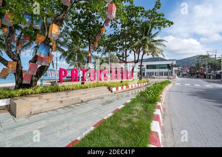 Stagione estiva alla spiaggia di patong Phuket Thailandia il 24,2020 novembre Concept Travel background e tour d'affari in tutto il mondo Foto Stock