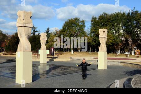 Yantai, Yantai, Cina. 30 novembre 2020. Shandong, CINA-il 29 novembre 2020, il distretto di Penglai, la città di Yantai, la provincia di Shandong, conosciuta come la ''Fairyland sulla Terra'', ha avuto un bel tempo. La gente è andata fuori per godere di vari sport e godere degli sport invernali, godendo il calore del sole d'inverno. Credit: SIPA Asia/ZUMA Wire/Alamy Live News Foto Stock