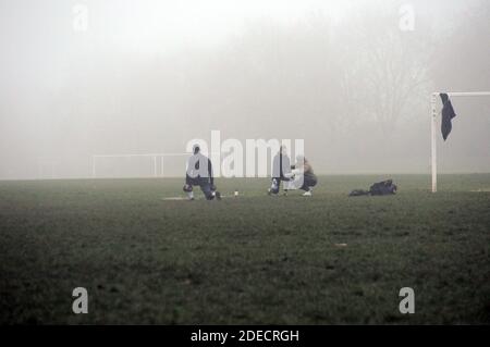 Londra, Regno Unito. 30 novembre 2020. Misty mattina su Wandsworth comune come incantesimo freddo predetto credito: JOHNNY ARMSTEAD / Alamy Live News Foto Stock