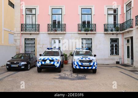 Lisbona, Portogallo - 4 giugno 2018: Mitsubishi L200 e Toyota Hilux del Portogallo la polizia. Il nome completo del portoghese è forza di Pubblica Sicurezza Polizia ( Foto Stock