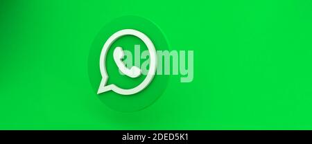 minsk, bielorussia - 23.10.2020. logo whatsapp stampato in verde. Foto Stock