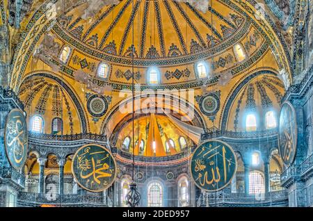 Interno della chiesa di Santa Sofia, immagine HDR Foto Stock