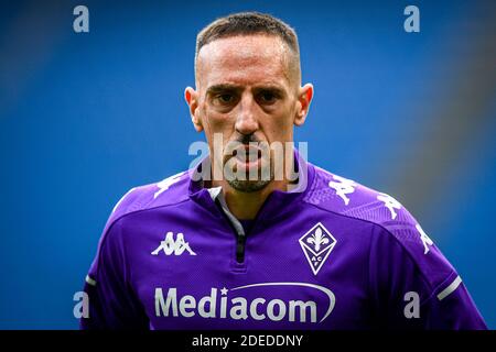 Milano, Italia - 29 novembre 2020: Franck Ribery di ACF Fiorentina guarda durante il warm up prima della Serie A una partita di calcio tra AC Milan e ACF Fiorentina. AC Milan ha vinto 2-0 su ACF Fiorentina. Credit: Nicolò campo/Alamy Live News Foto Stock