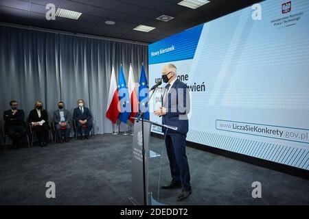 Varsavia, Mazoviano, Polonia. 30 novembre 2020. Conferenza stampa DEL Vice primo Ministro, Ministro dello sviluppo, del lavoro e della tecnologia JAROSLAW GOWIN.in la foto: JAROSLAW GOWIN Credit: Hubert Mathis/ZUMA Wire/Alamy Live News Foto Stock