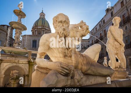 Monumentale Fontana Pretoriana di Palermo, Sicilia, Italia. Foto Stock