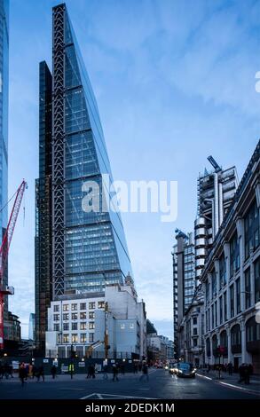 Vista nel tardo pomeriggio dall'angolo di Cornhill e Gracechurch Street guardando a nord-est. The Leadenhall Building, Londra, Regno Unito. Architetto: Rog Foto Stock