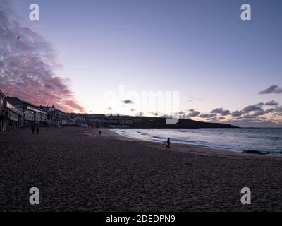 St.Ives Porthmeor Beach Sunset sgombro cielo Foto Stock