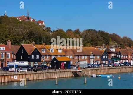 Inghilterra, Kent, Folkestone, Folkestone Harbour e Waterfront Skyline Foto Stock