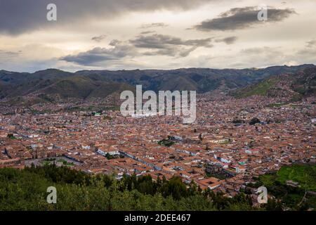 Città di Cusco vista da Sacsayhuaman, Perù Foto Stock